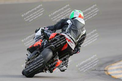 media/Dec-17-2022-SoCal Trackdays (Sat) [[224abd9271]]/Turn 10 Backside (120pm)/